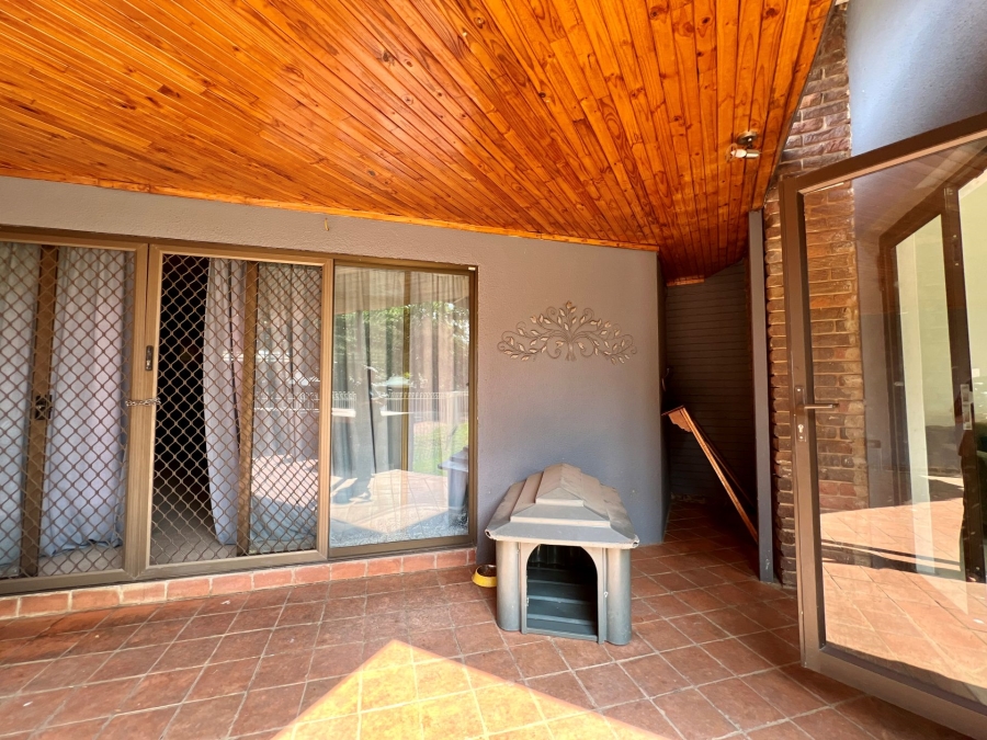 4 Bedroom Property for Sale in Waterkloof Ridge Gauteng