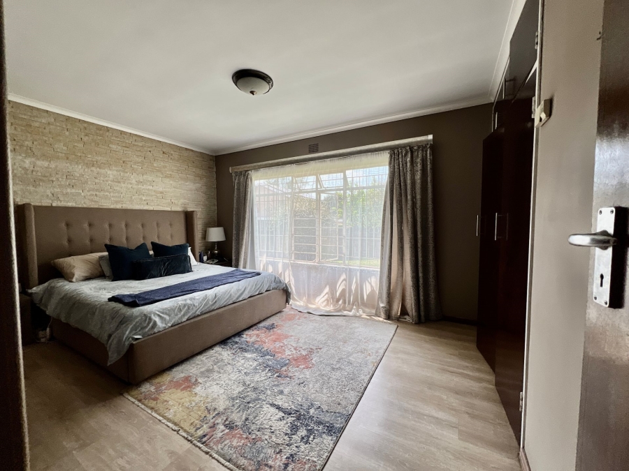 4 Bedroom Property for Sale in Waterkloof Ridge Gauteng