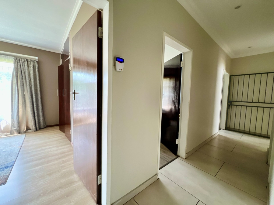 4 Bedroom Property for Sale in Waterkloof Ridge Gauteng