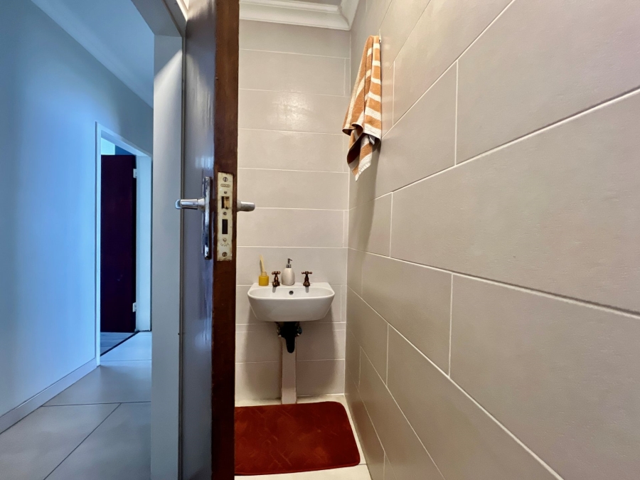 4 Bedroom Property for Sale in Waterkloof Ridge Gauteng