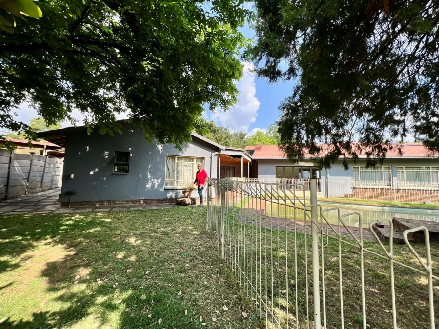 4 Bedroom Property for Sale in Waterkloof Ridge Gauteng