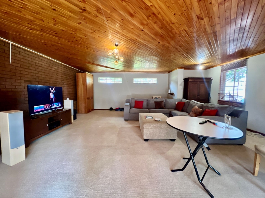 4 Bedroom Property for Sale in Waterkloof Ridge Gauteng