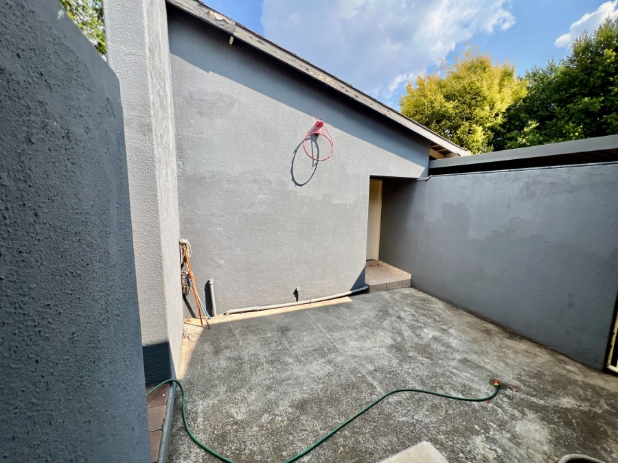4 Bedroom Property for Sale in Waterkloof Ridge Gauteng