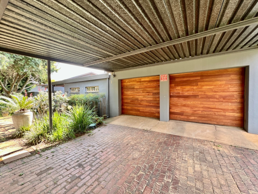 4 Bedroom Property for Sale in Waterkloof Ridge Gauteng