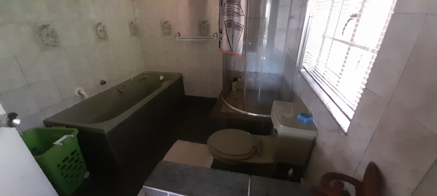 3 Bedroom Property for Sale in Heatherdale AH Gauteng