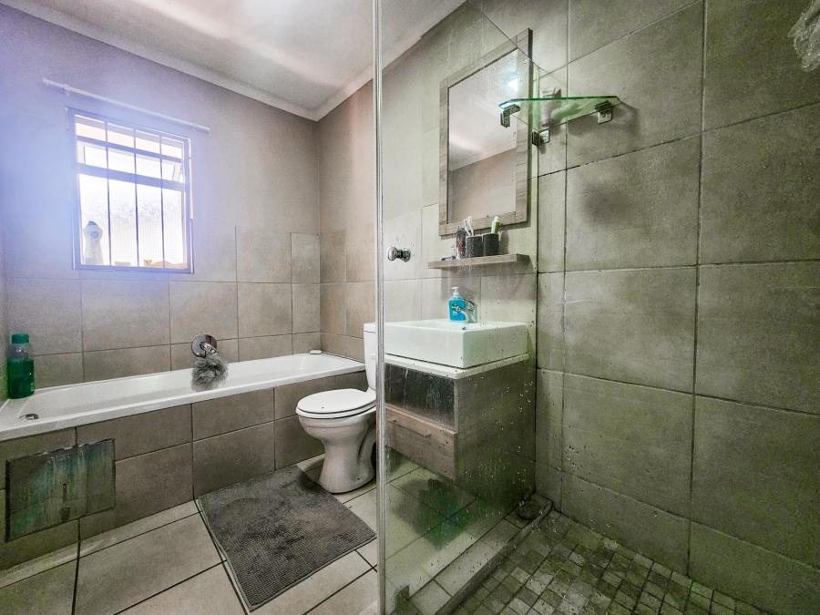 2 Bedroom Property for Sale in Montana Gauteng
