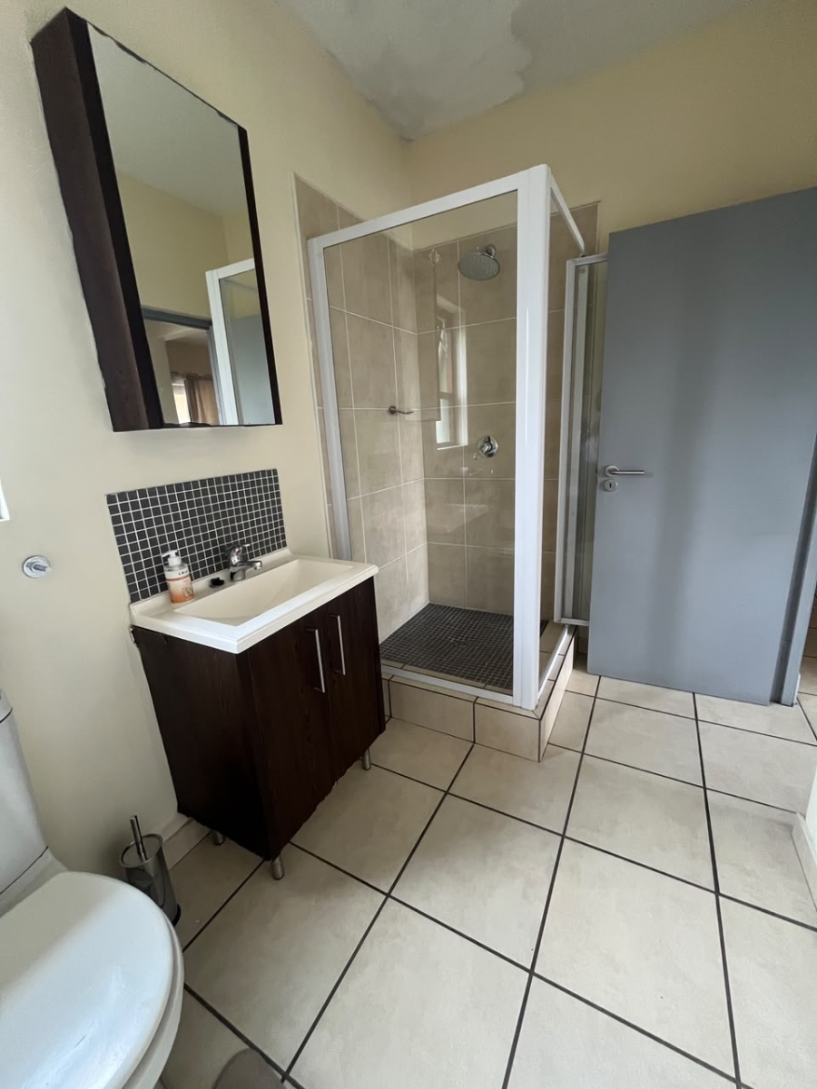 1 Bedroom Property for Sale in Broadacres Gauteng