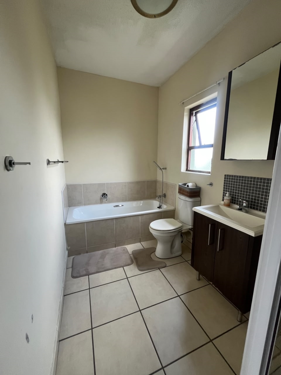 1 Bedroom Property for Sale in Broadacres Gauteng