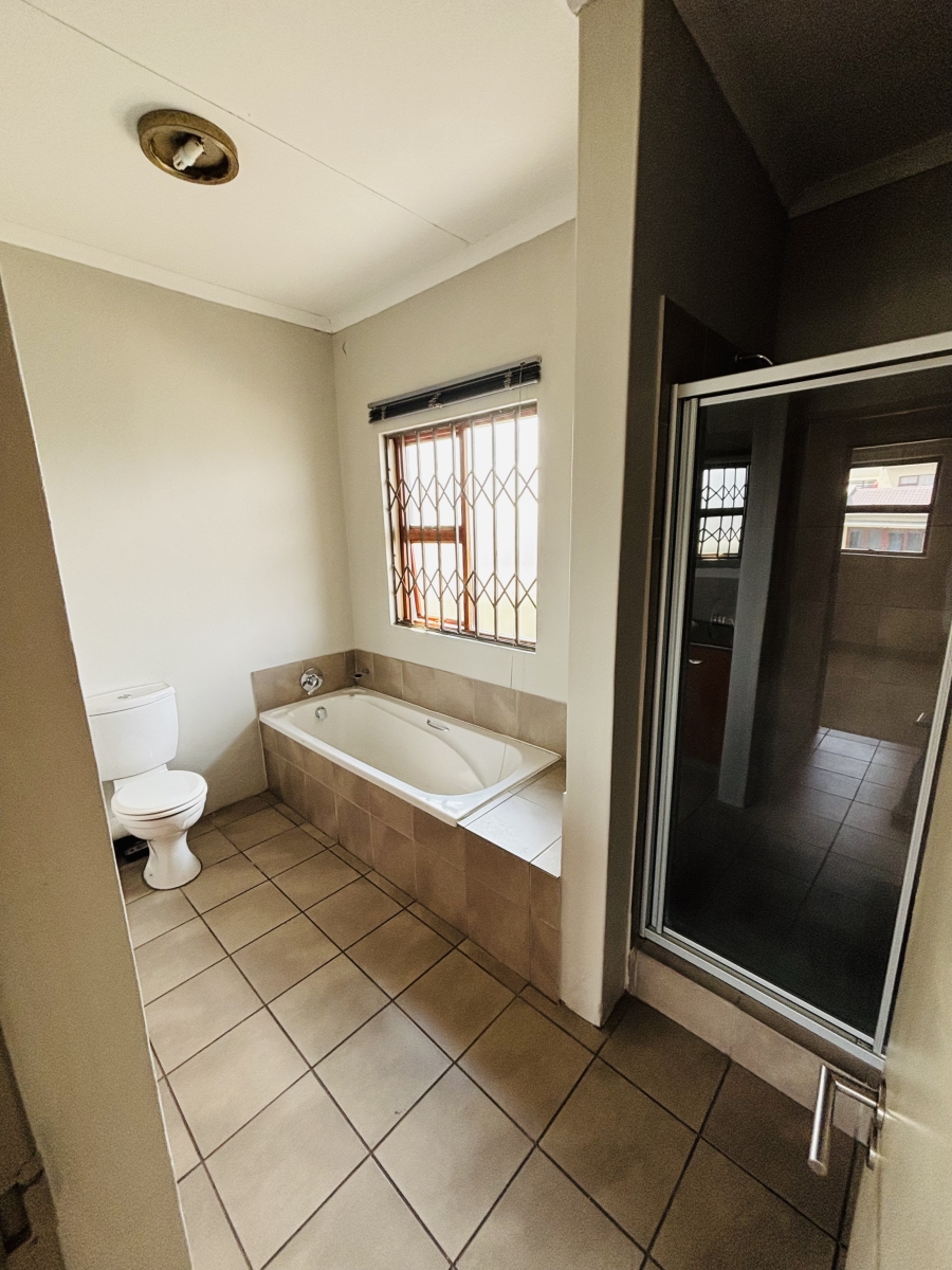 1 Bedroom Property for Sale in Carlswald Gauteng