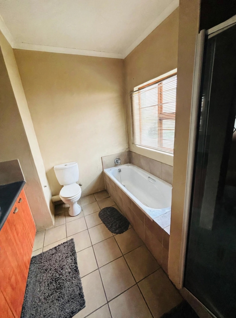 1 Bedroom Property for Sale in Carlswald Gauteng