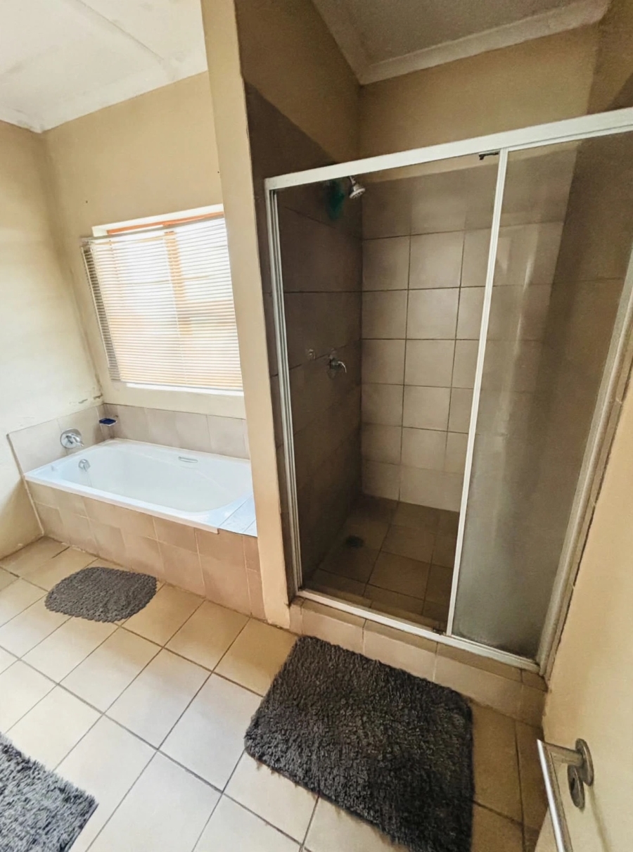 1 Bedroom Property for Sale in Carlswald Gauteng