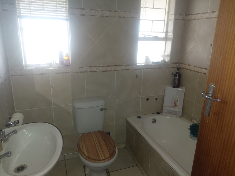 3 Bedroom Property for Sale in Boltonwold Gauteng