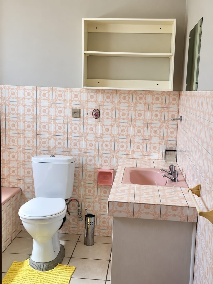 12 Bedroom Property for Sale in Eldoraigne Gauteng