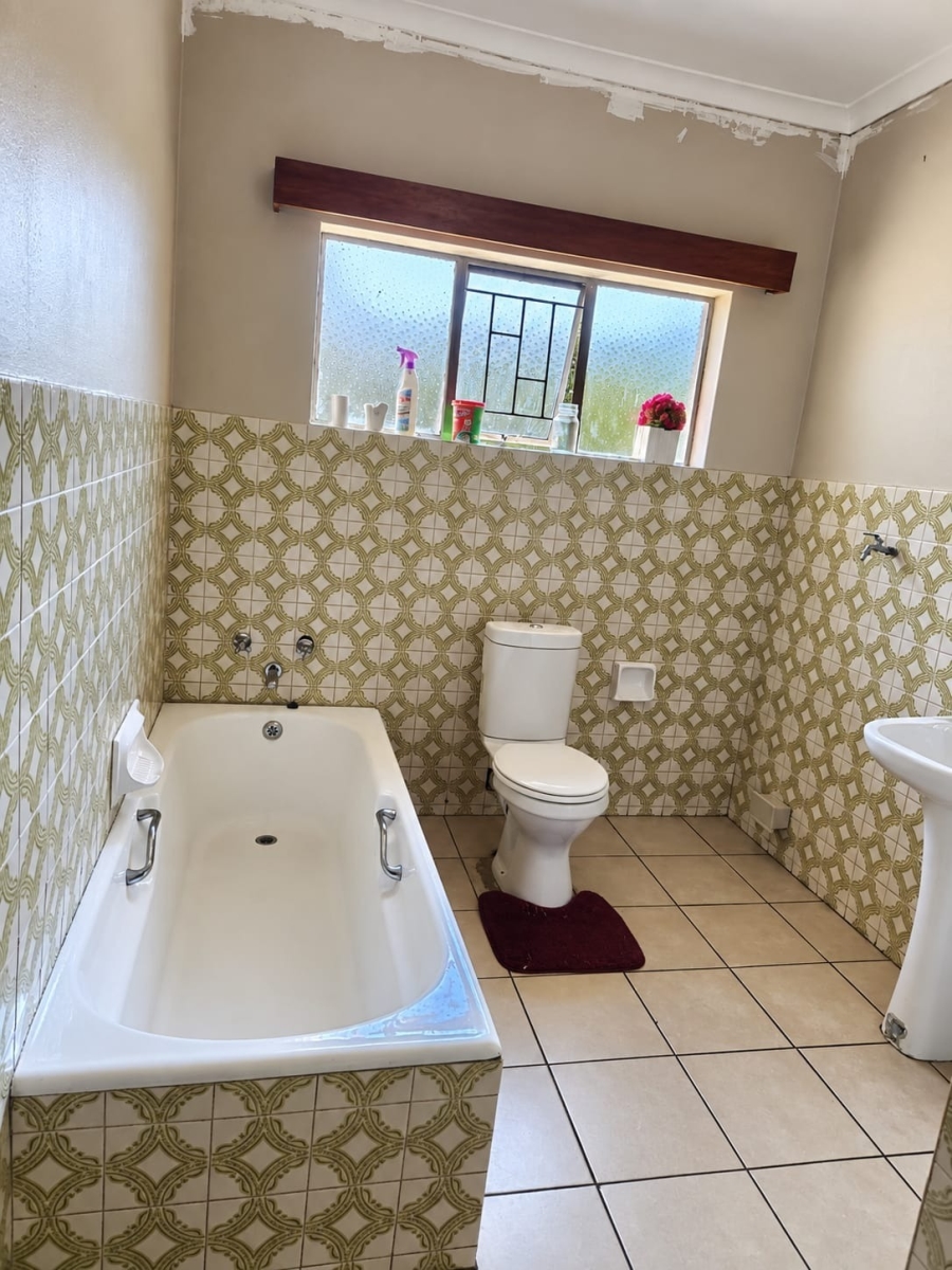 12 Bedroom Property for Sale in Eldoraigne Gauteng
