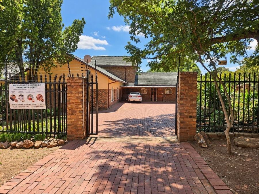 12 Bedroom Property for Sale in Eldoraigne Gauteng