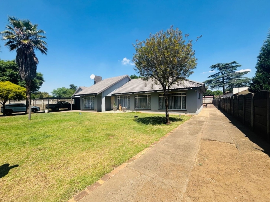 4 Bedroom Property for Sale in Three Rivers Gauteng