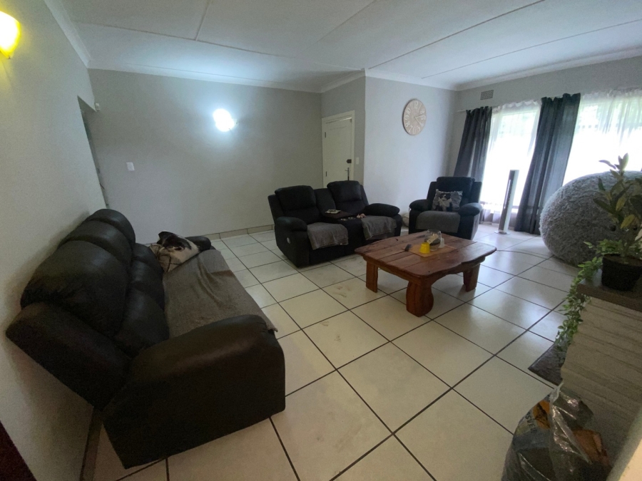 4 Bedroom Property for Sale in Three Rivers Gauteng