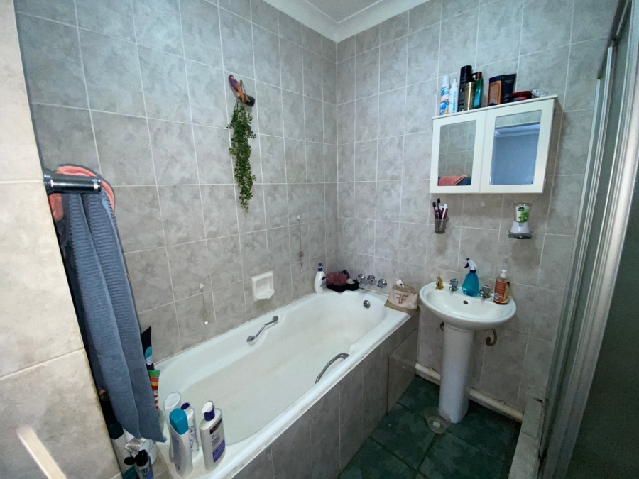 4 Bedroom Property for Sale in Three Rivers Gauteng