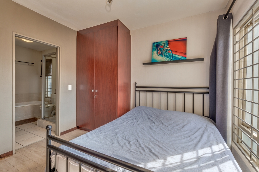 2 Bedroom Property for Sale in Broadacres Gauteng