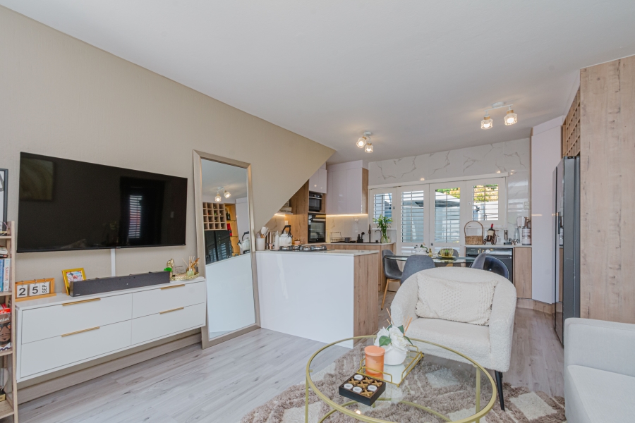 2 Bedroom Property for Sale in Broadacres Gauteng