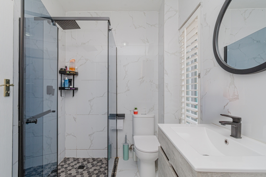 2 Bedroom Property for Sale in Broadacres Gauteng
