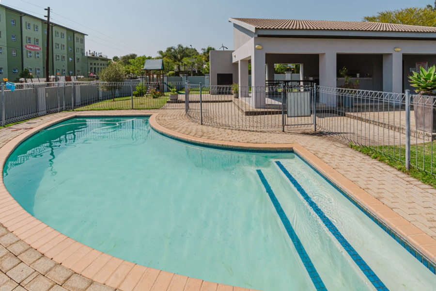 2 Bedroom Property for Sale in Broadacres Gauteng