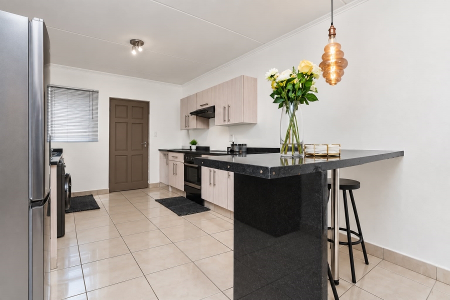 To Let 3 Bedroom Property for Rent in Beverley Gauteng