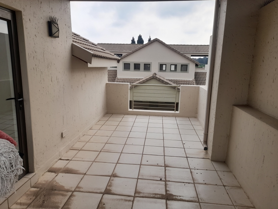 1 Bedroom Property for Sale in Bryanston Gauteng