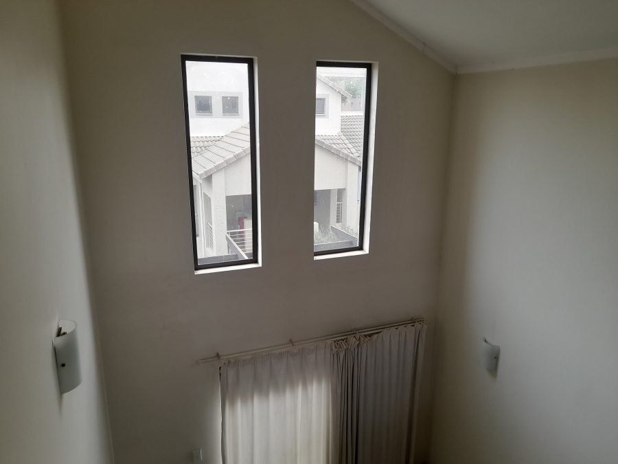 1 Bedroom Property for Sale in Bryanston Gauteng