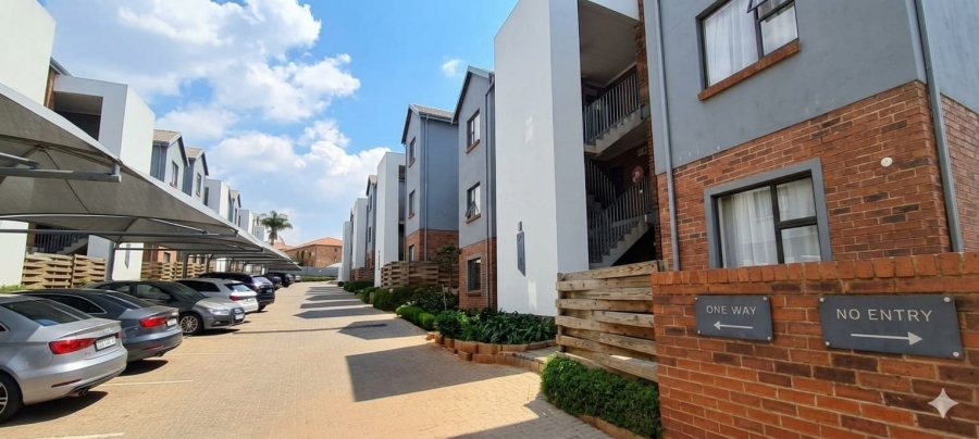 To Let 3 Bedroom Property for Rent in Little Falls Gauteng