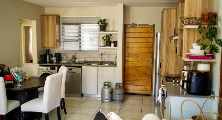 To Let 3 Bedroom Property for Rent in Little Falls Gauteng