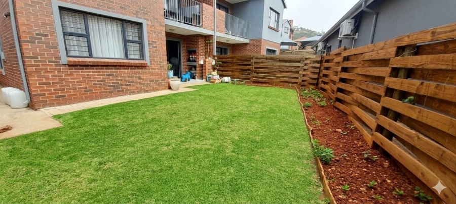 To Let 3 Bedroom Property for Rent in Little Falls Gauteng