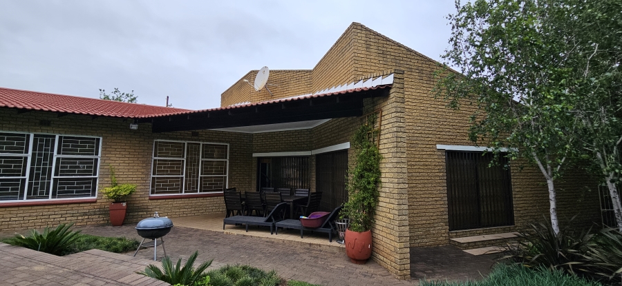 4 Bedroom Property for Sale in Three Rivers East Gauteng
