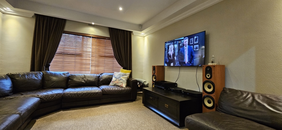 4 Bedroom Property for Sale in Three Rivers East Gauteng