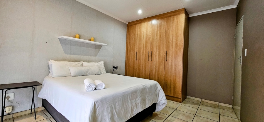 2 Bedroom Property for Sale in Three Rivers Proper Gauteng