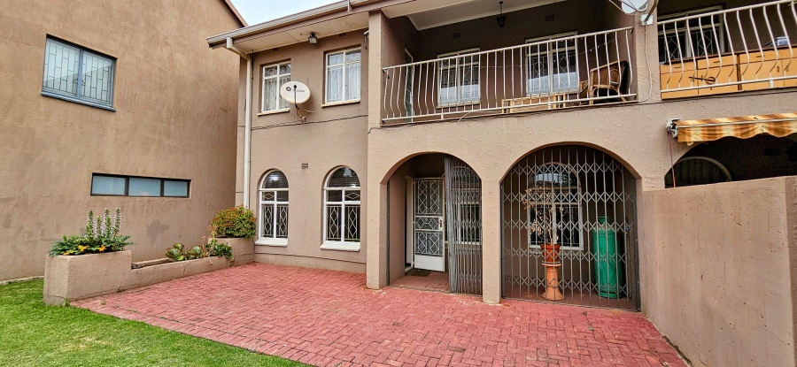 3 Bedroom Property for Sale in Three Rivers Proper Gauteng