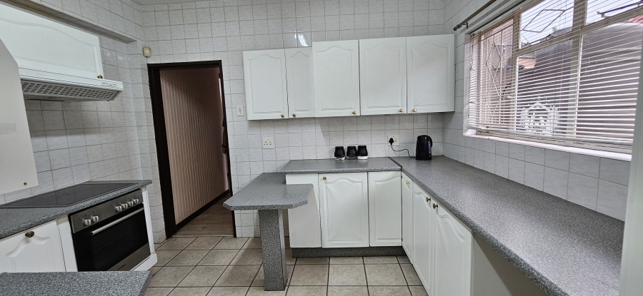 3 Bedroom Property for Sale in Three Rivers Proper Gauteng