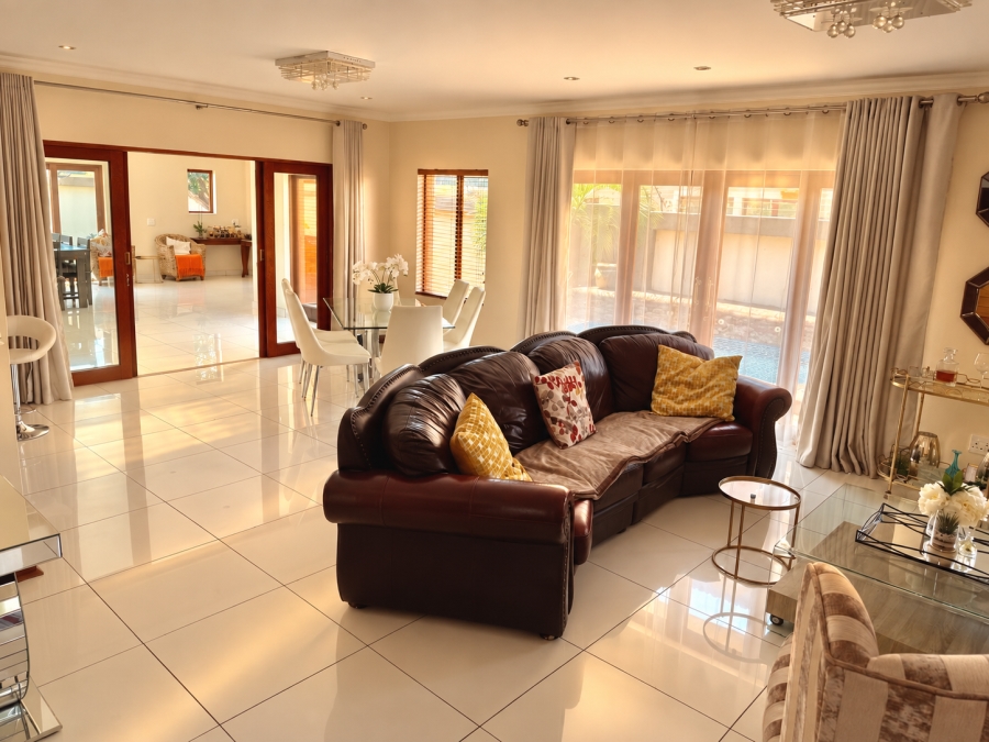 To Let 4 Bedroom Property for Rent in Sonneveld Gauteng