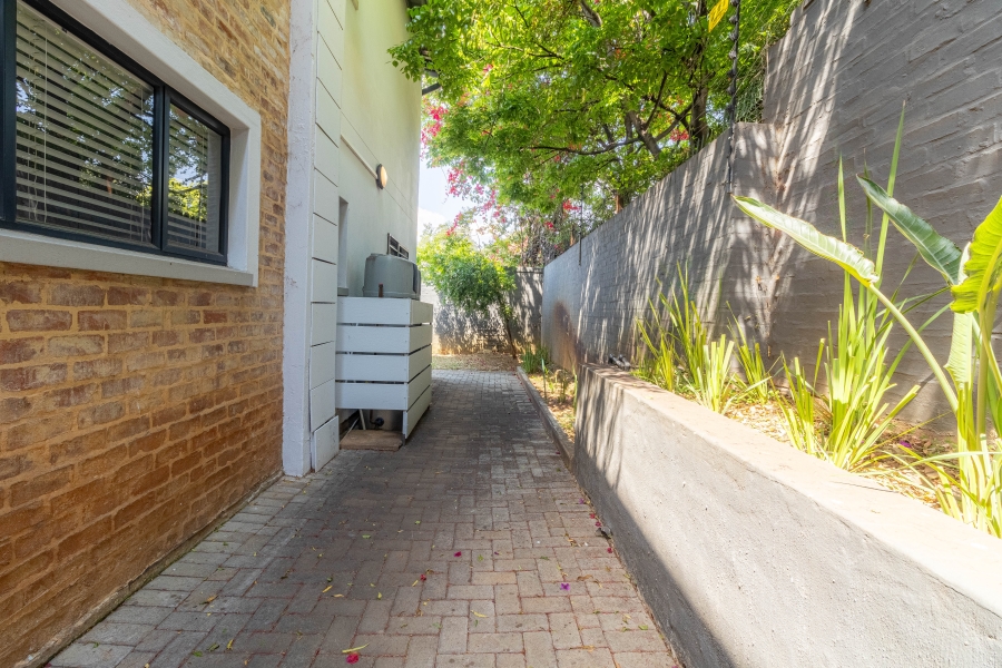 To Let 2 Bedroom Property for Rent in Alphen Park Gauteng