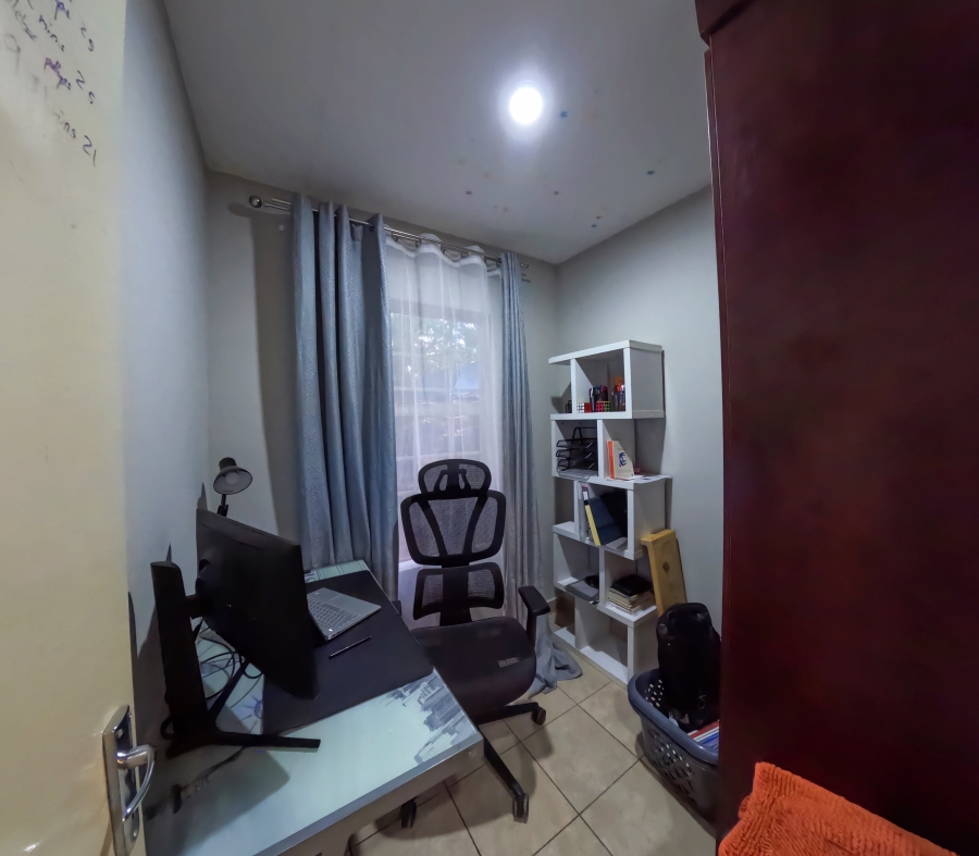 3 Bedroom Property for Sale in Oukraal Estate Gauteng