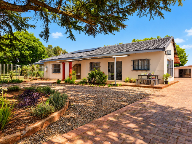 6 Bedroom Property for Sale in Raslouw Gauteng