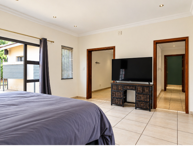 6 Bedroom Property for Sale in Raslouw Gauteng