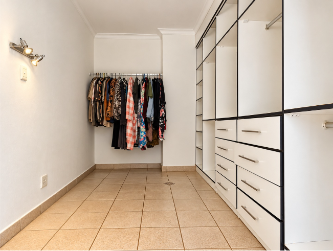 6 Bedroom Property for Sale in Raslouw Gauteng