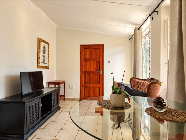 6 Bedroom Property for Sale in Raslouw Gauteng