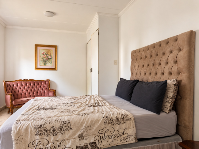 6 Bedroom Property for Sale in Raslouw Gauteng