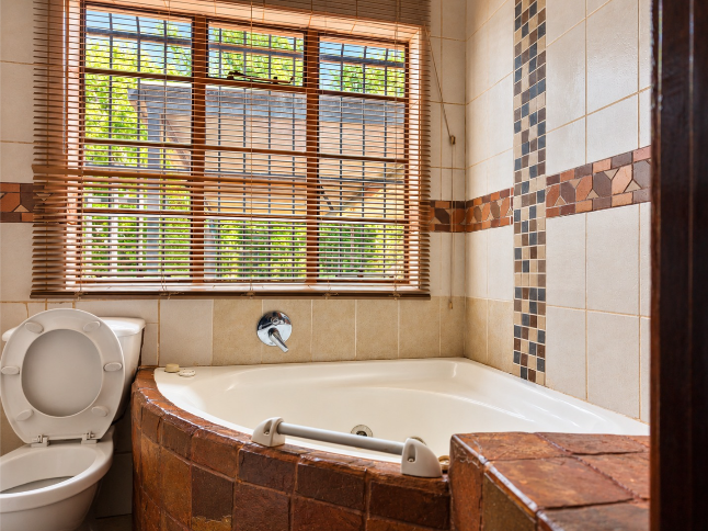6 Bedroom Property for Sale in Raslouw Gauteng