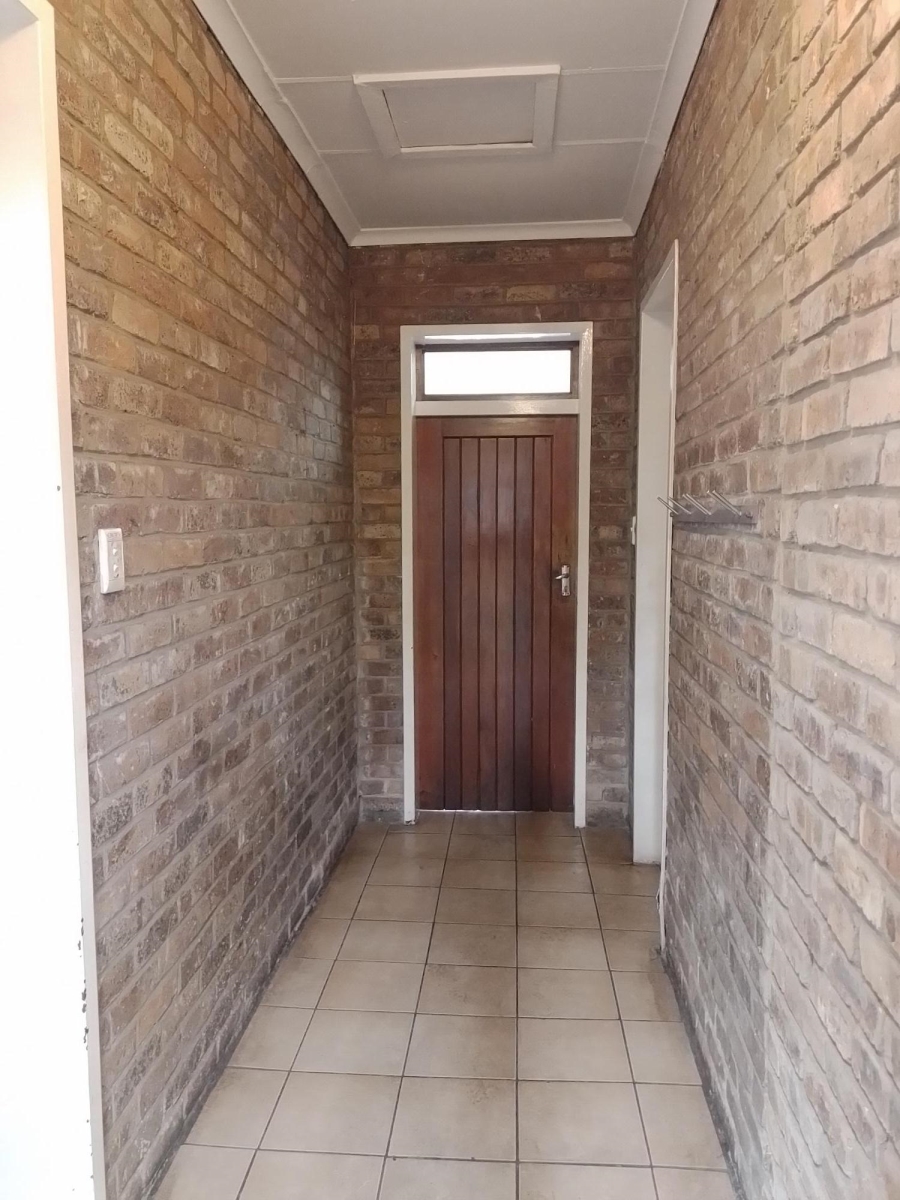 To Let Commercial Property for Rent in Jet Park Gauteng