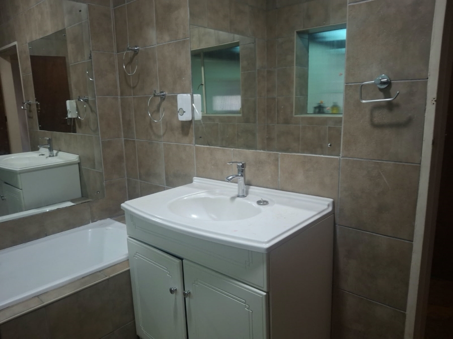 To Let 3 Bedroom Property for Rent in Ravensklip Gauteng
