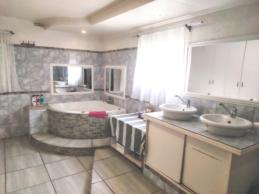 3 Bedroom Property for Sale in Casseldale Gauteng