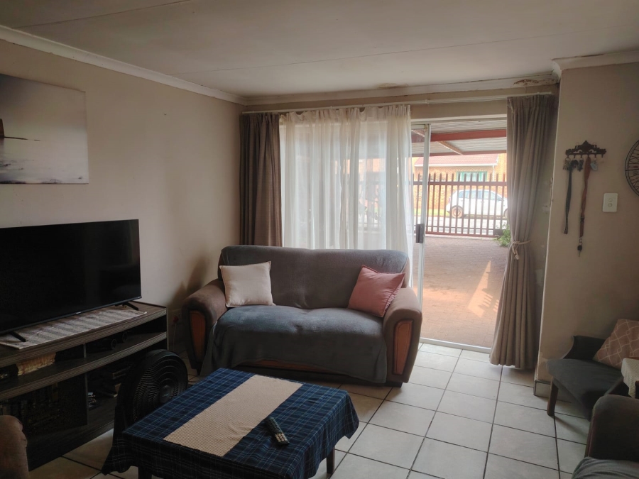 3 Bedroom Property for Sale in Casseldale Gauteng